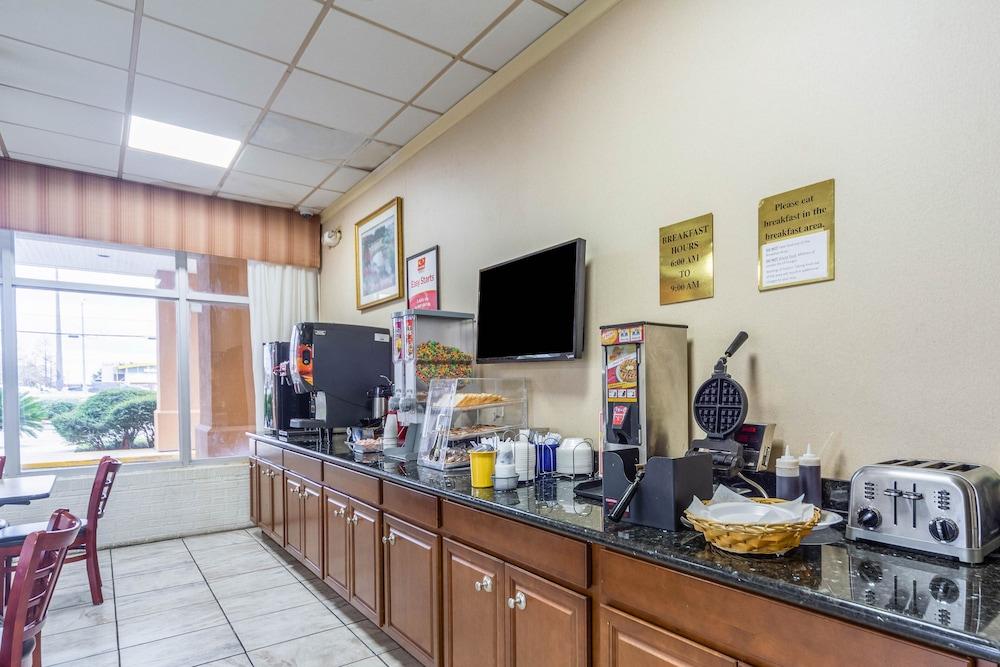 Econo Baton Rouge 3*