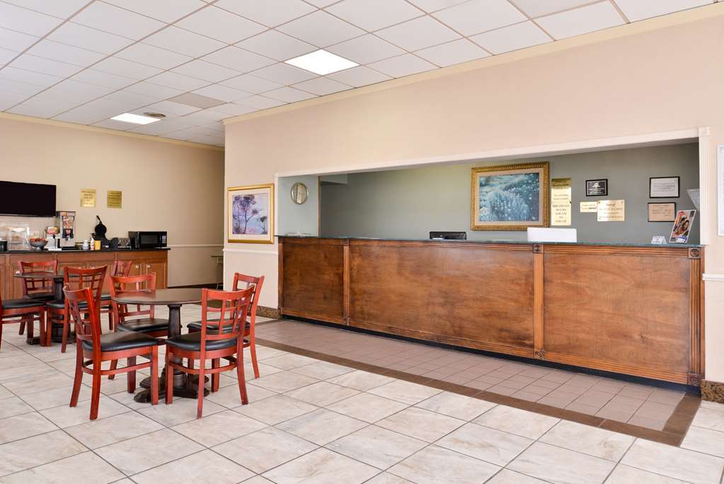 Econo Baton Rouge Hotel 3*