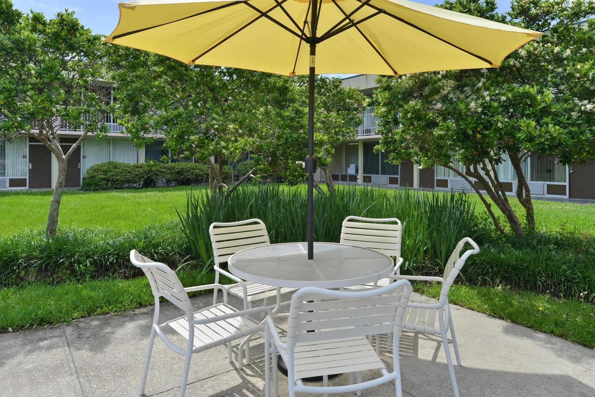 Econo Baton Rouge 3*